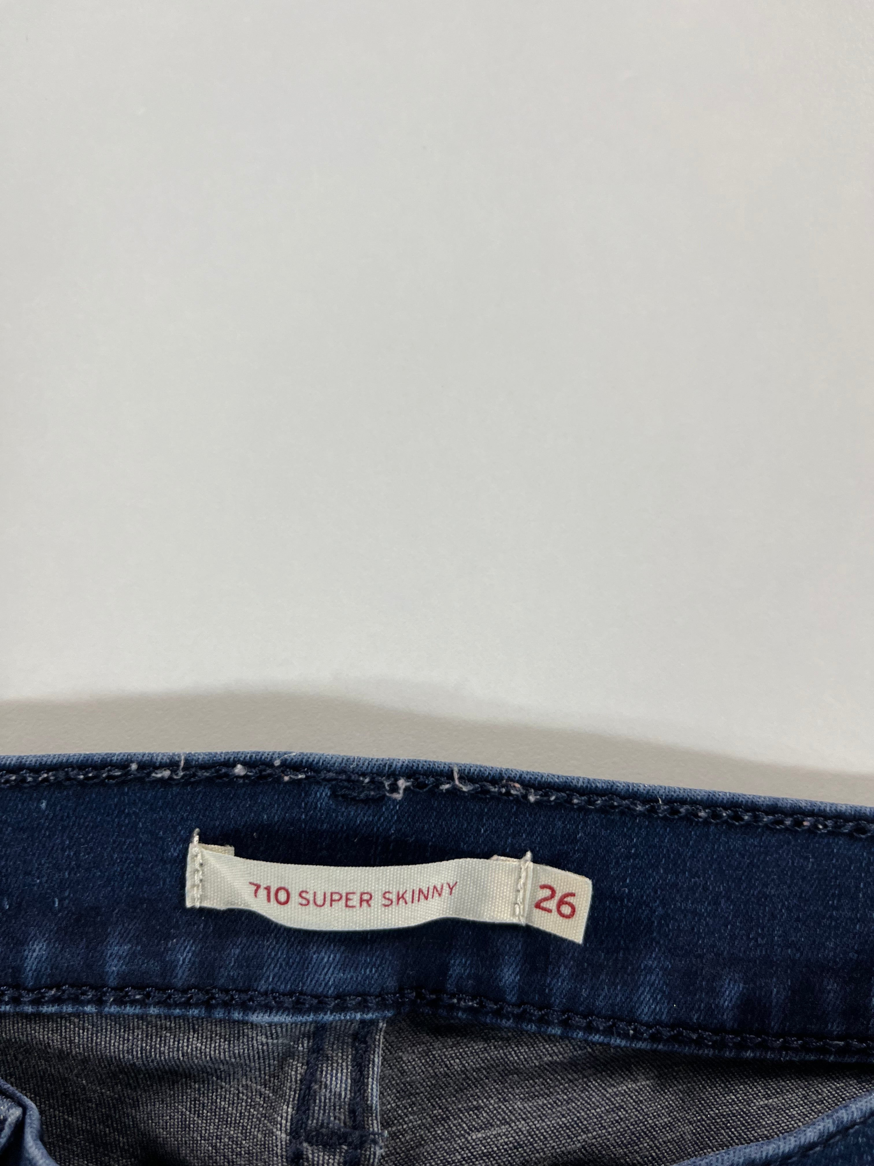 Levi's 710 Super Skinny 26 farmernadrág