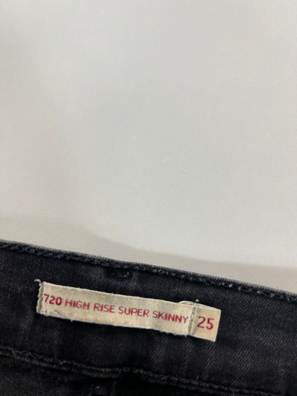 Levi's Lot 720 High Rise Super Skinny 25 farmernadrág