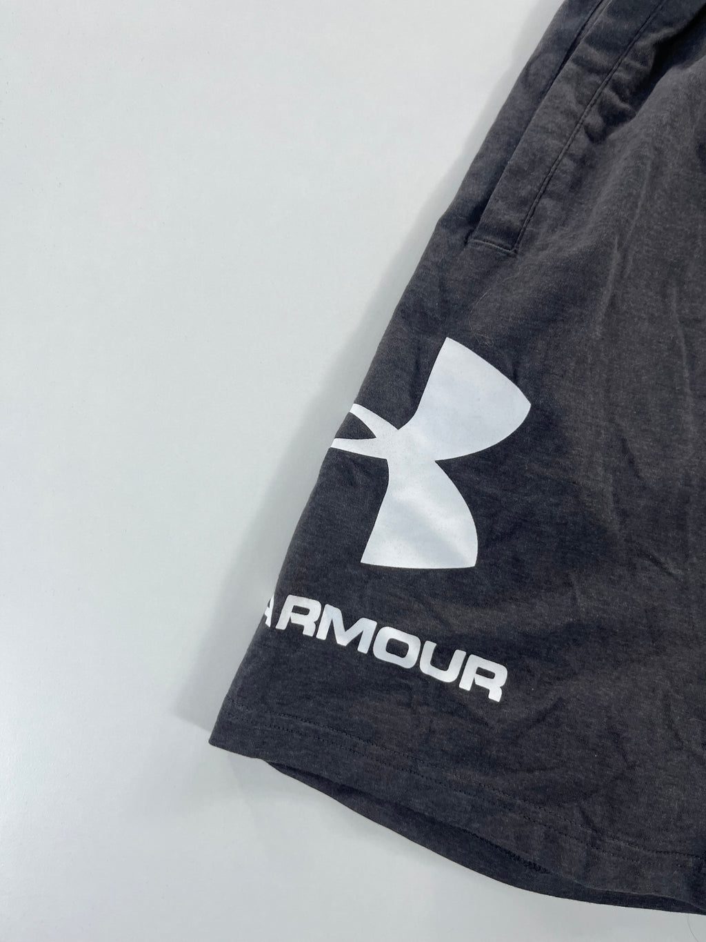 Under Armour short