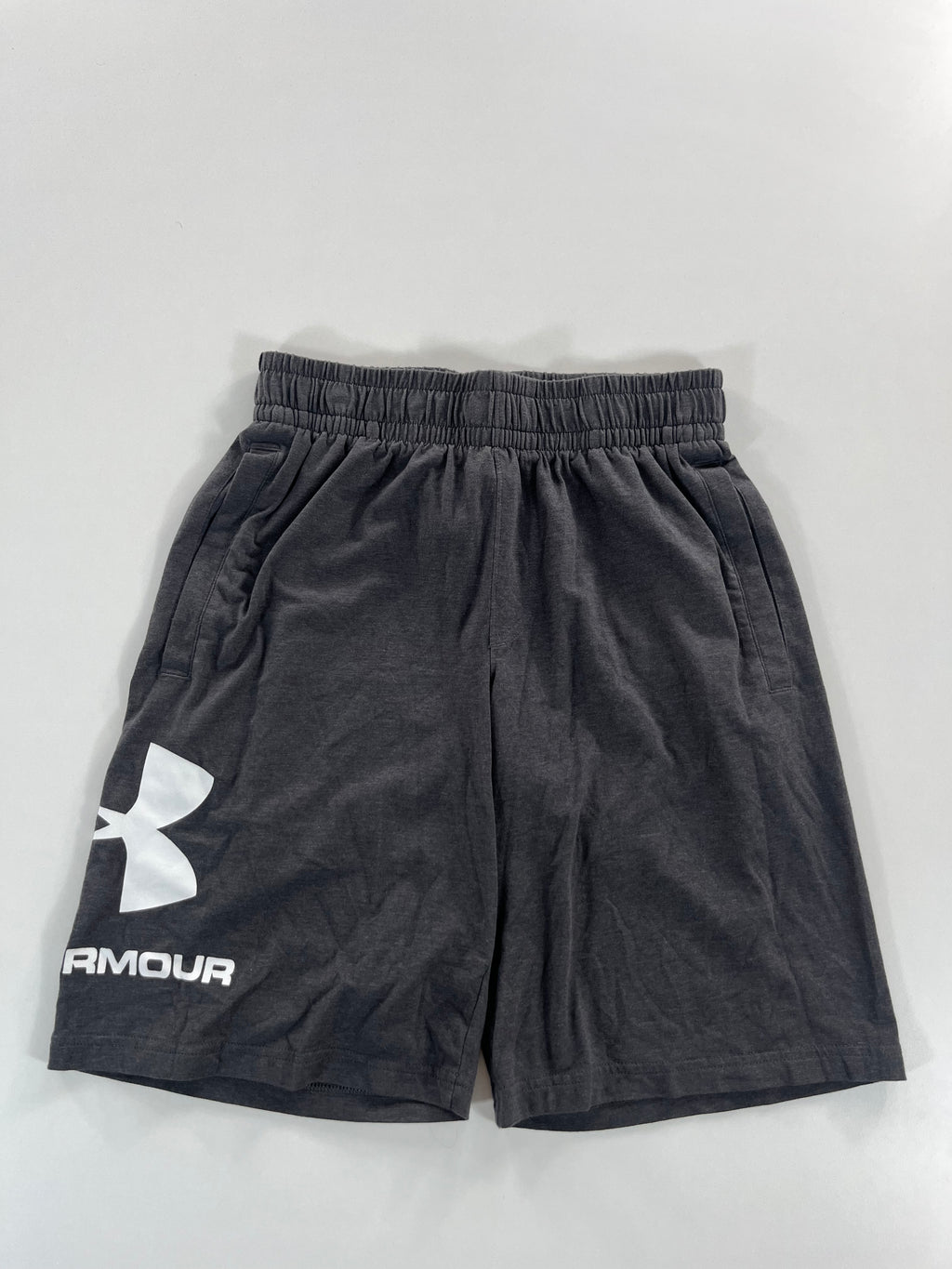 Under Armour short