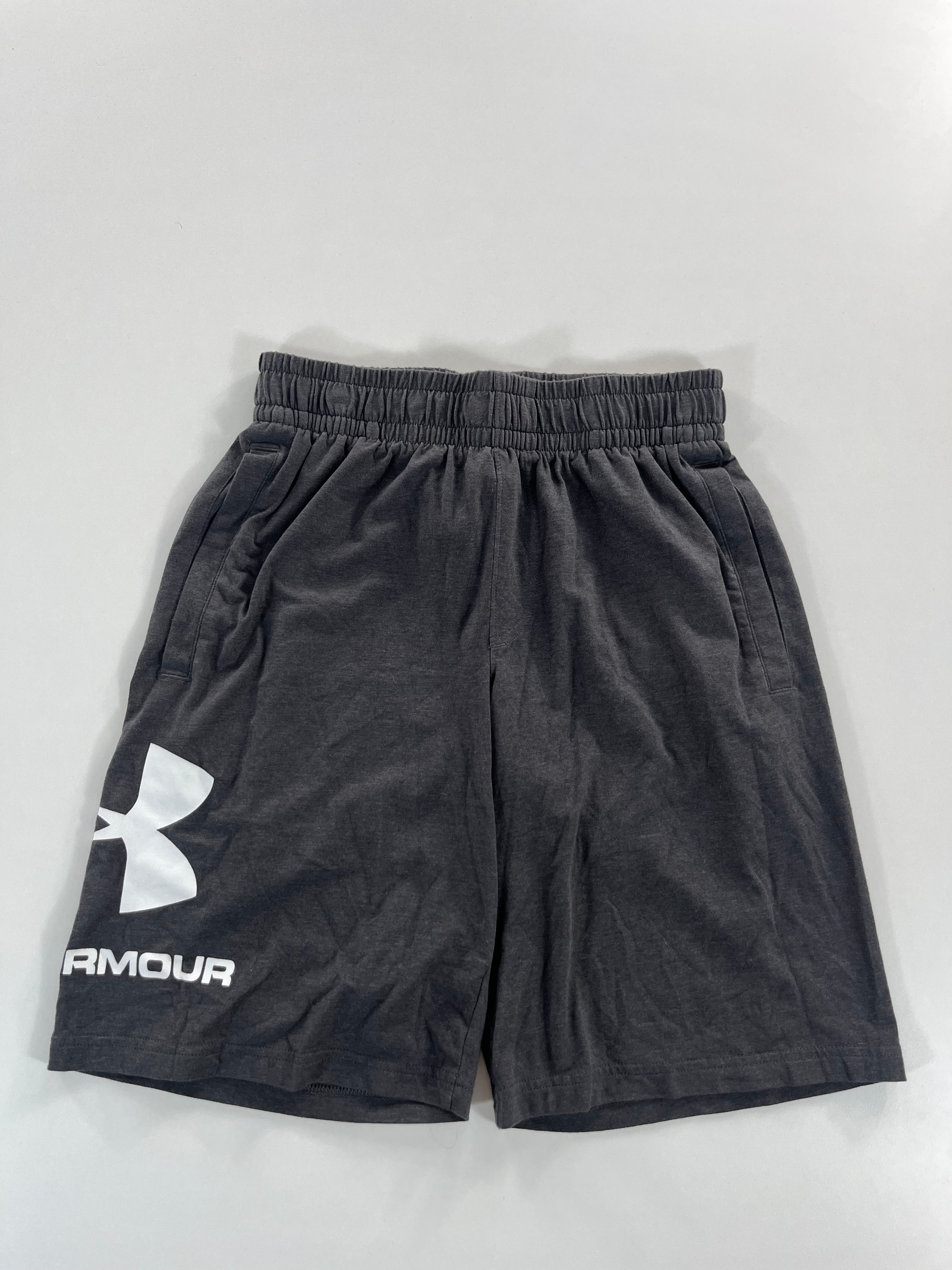 Under Armour short