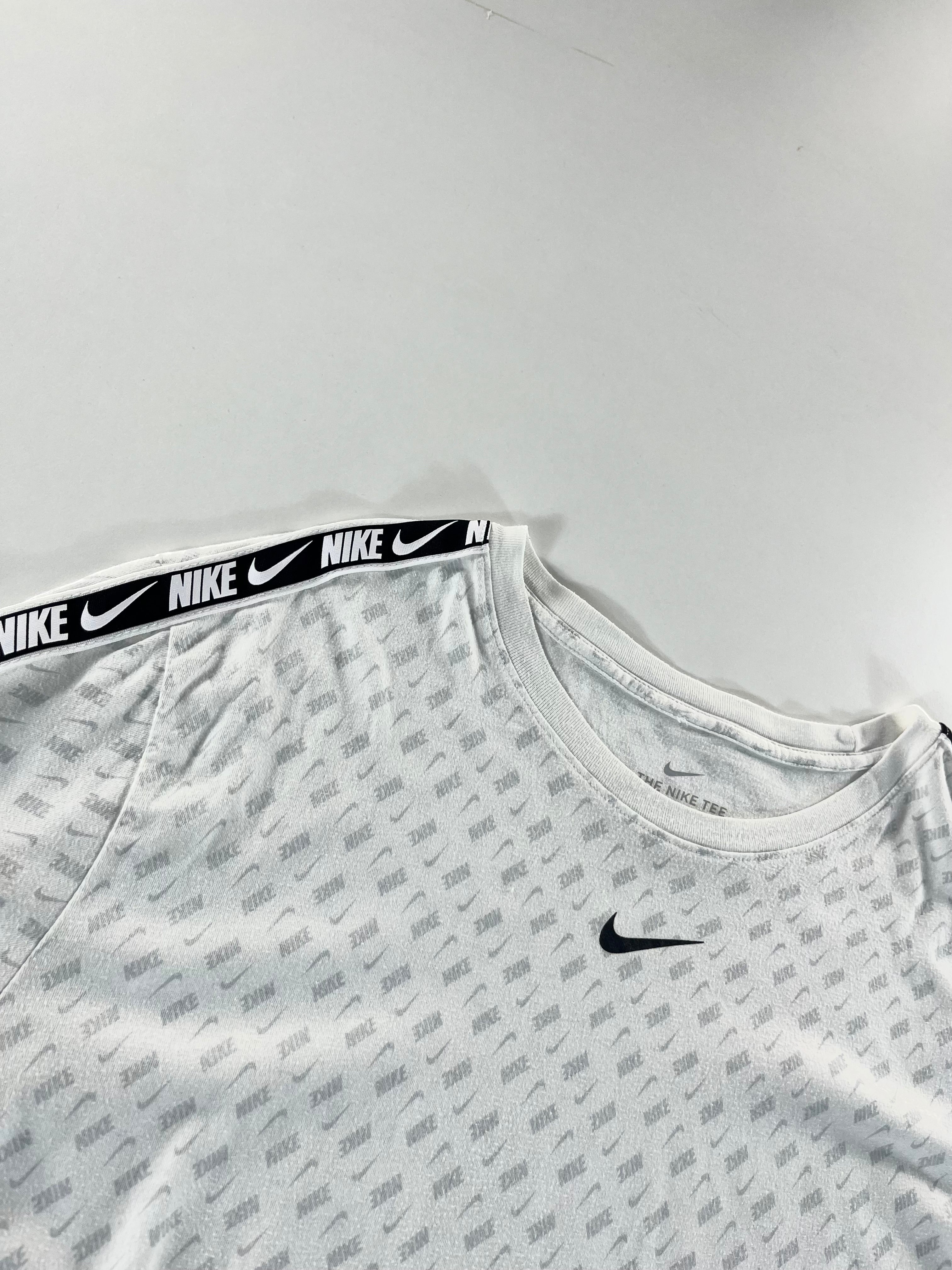 Nike Repeat póló