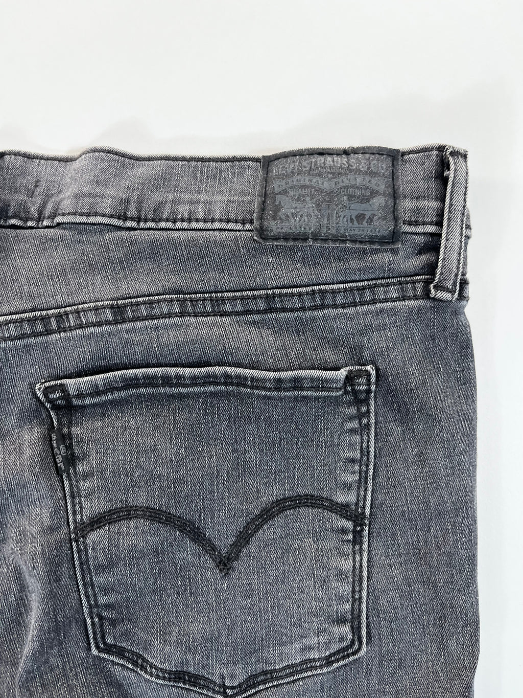 Levi's 310 Shaping Super Skinny 32 farmernadrág