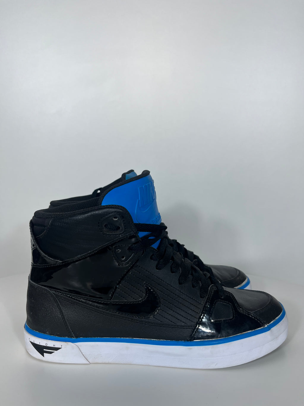 Nike Air Jordan 2 Flight cipő