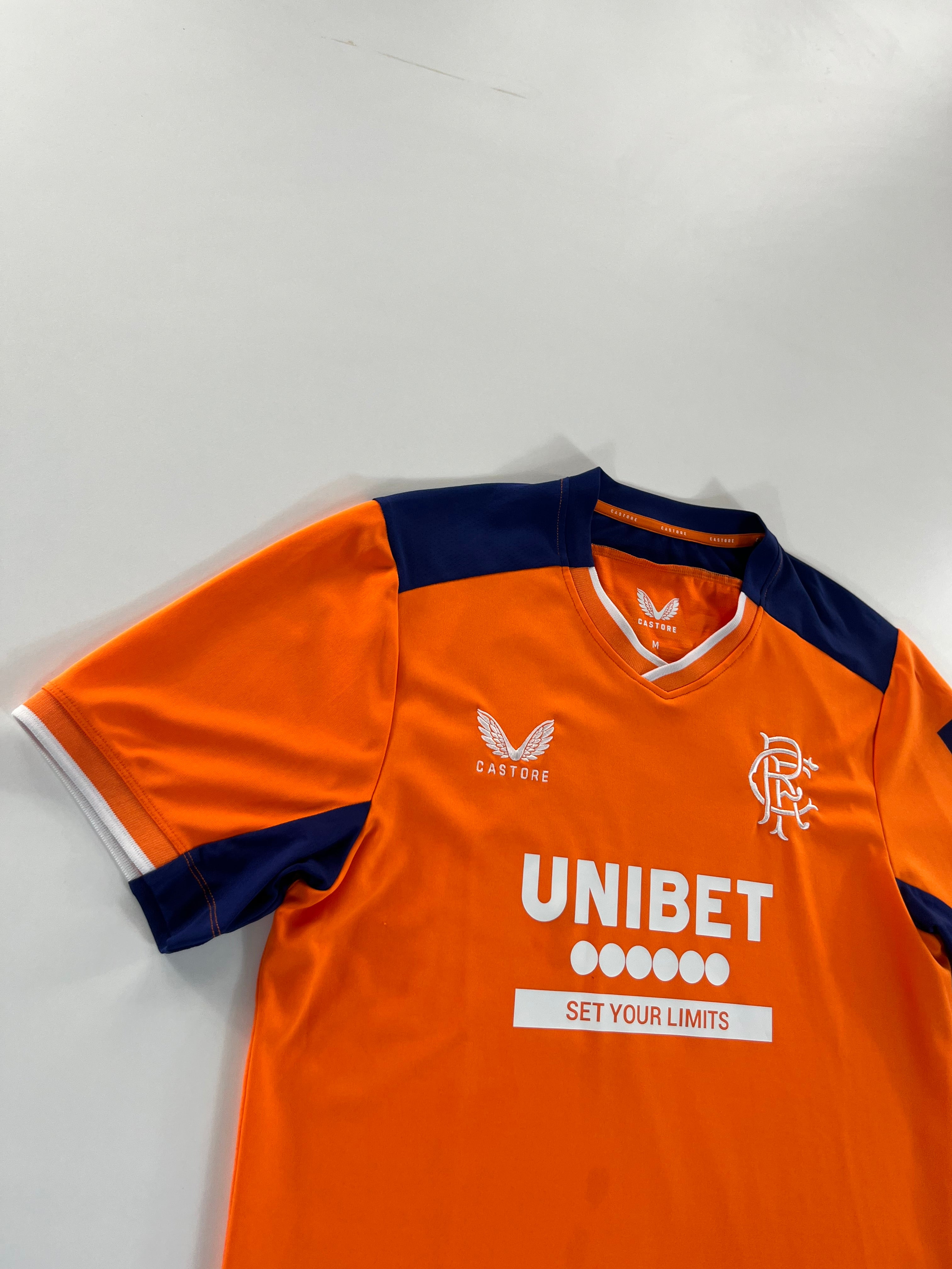 Castore Rangers 2022-2023 alternatív mez