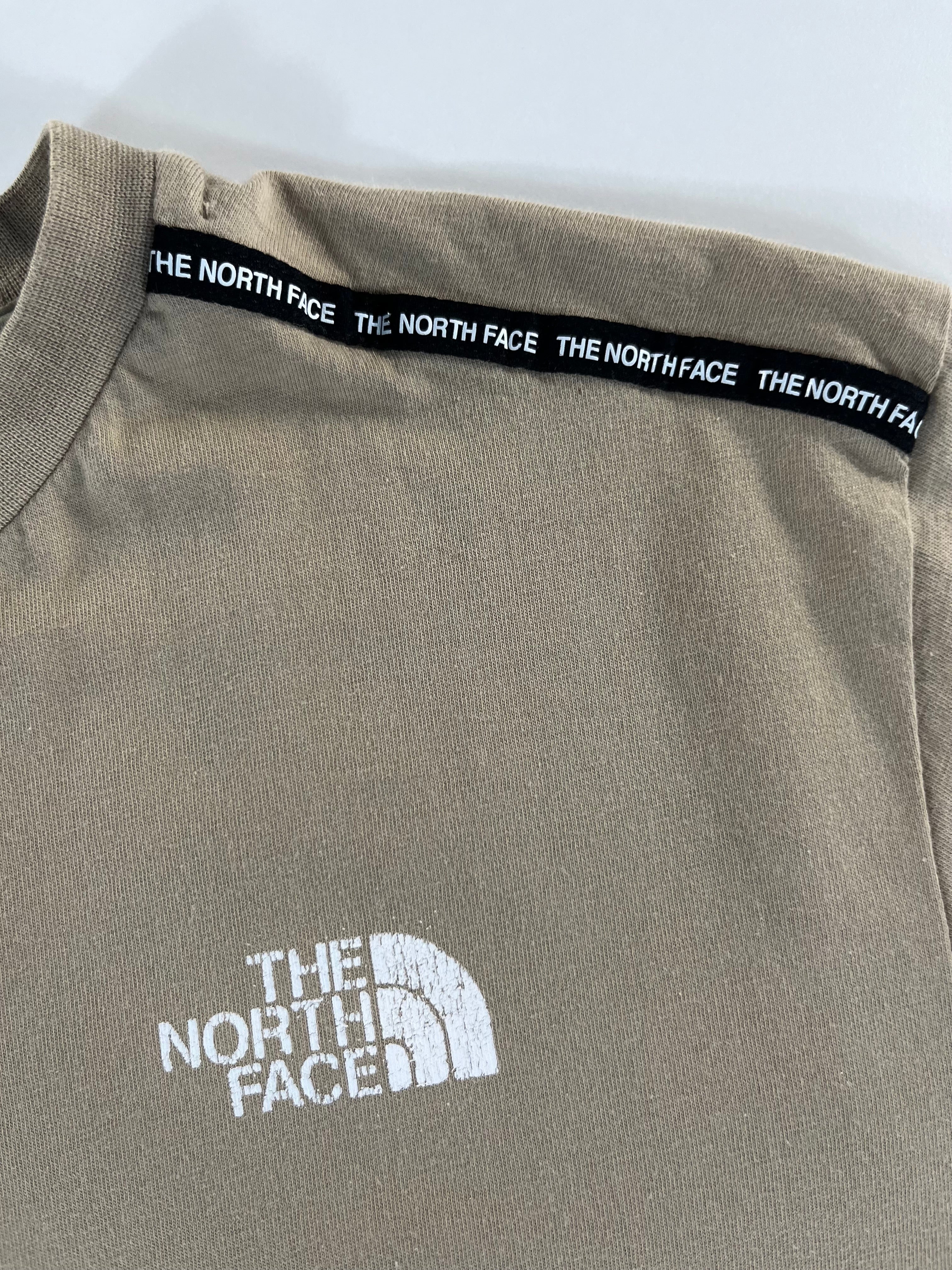 The North Face póló