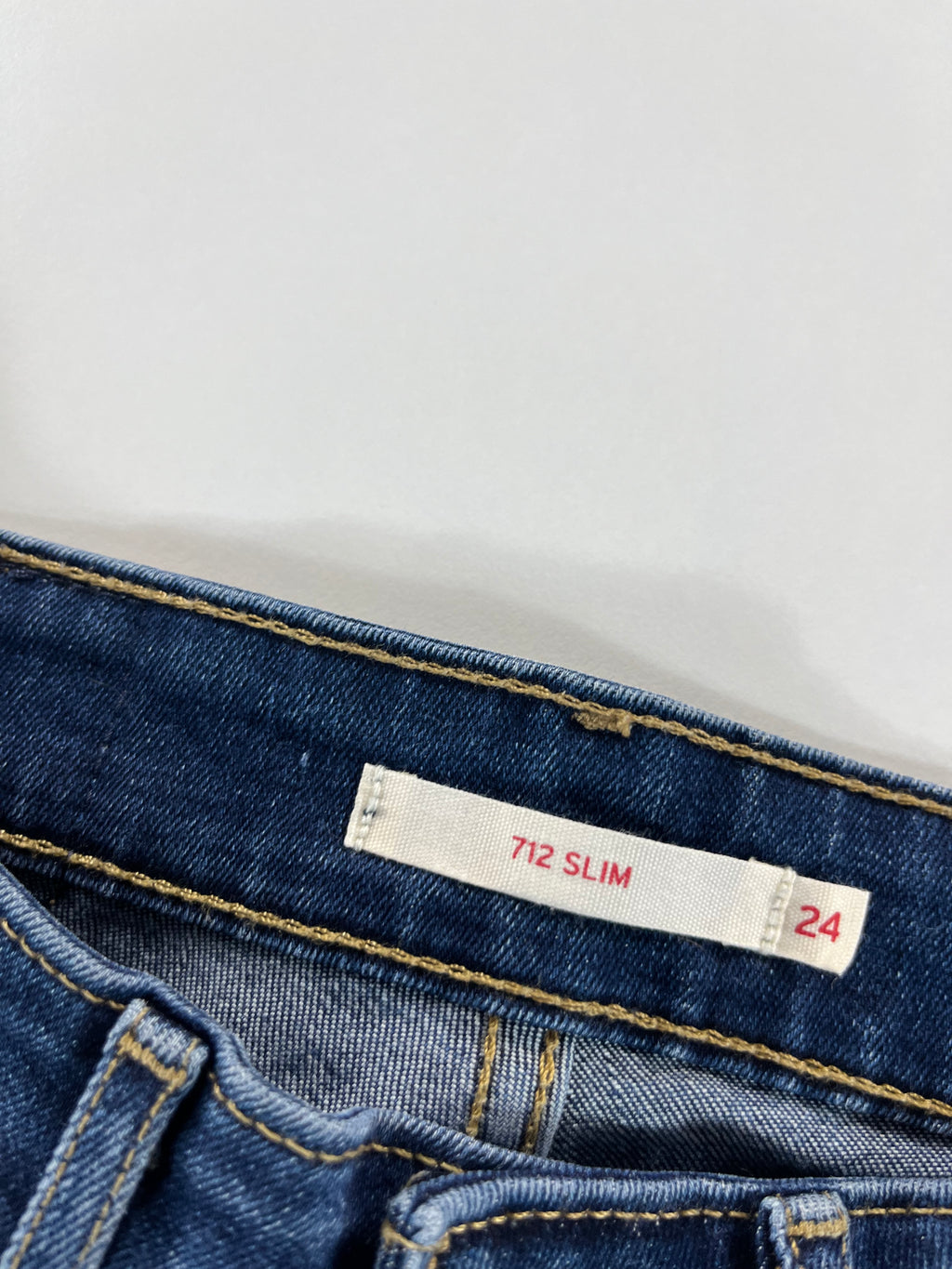 Levi's 712 Slim 24 farmernadrág