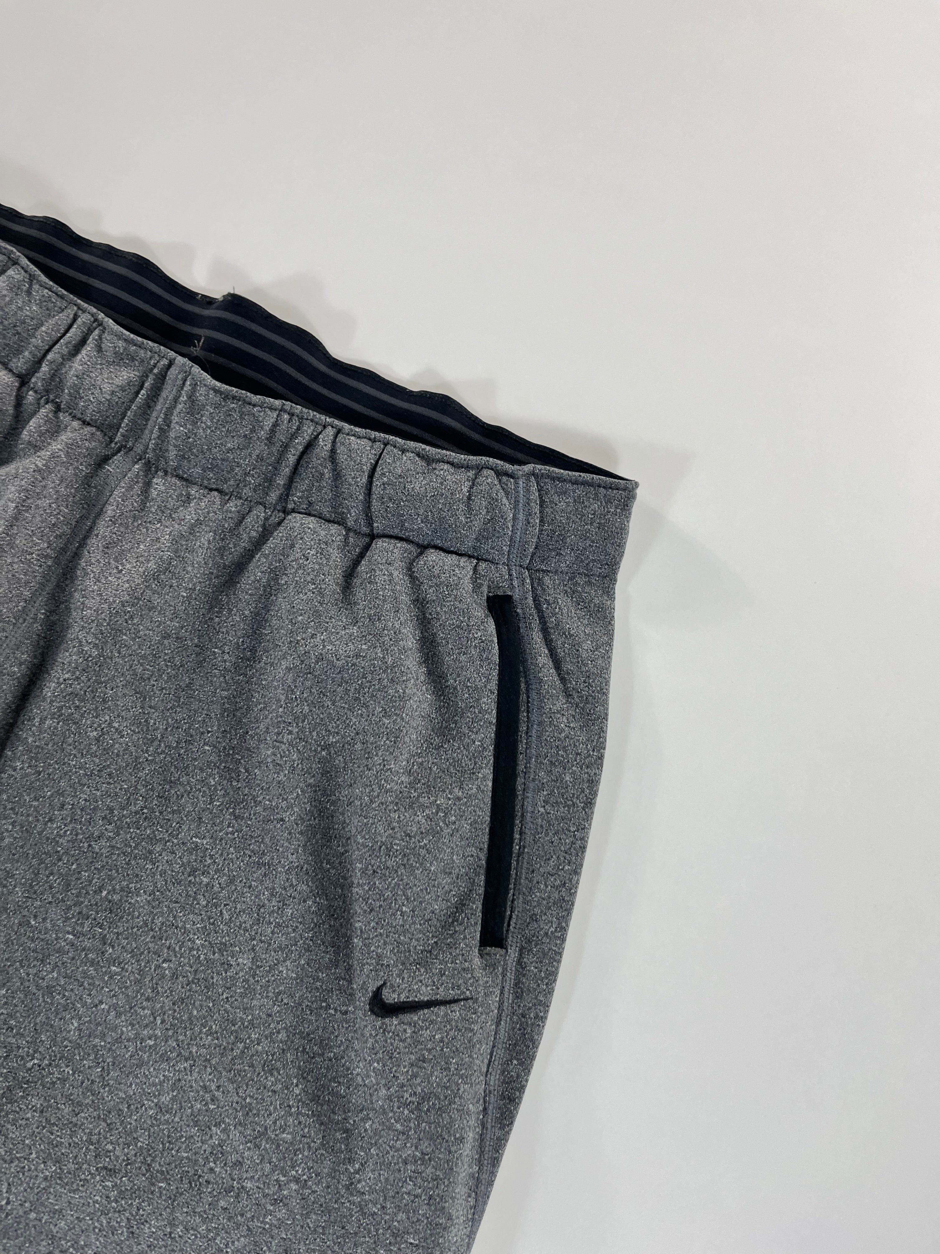 Nike Therma-Fit nadrág