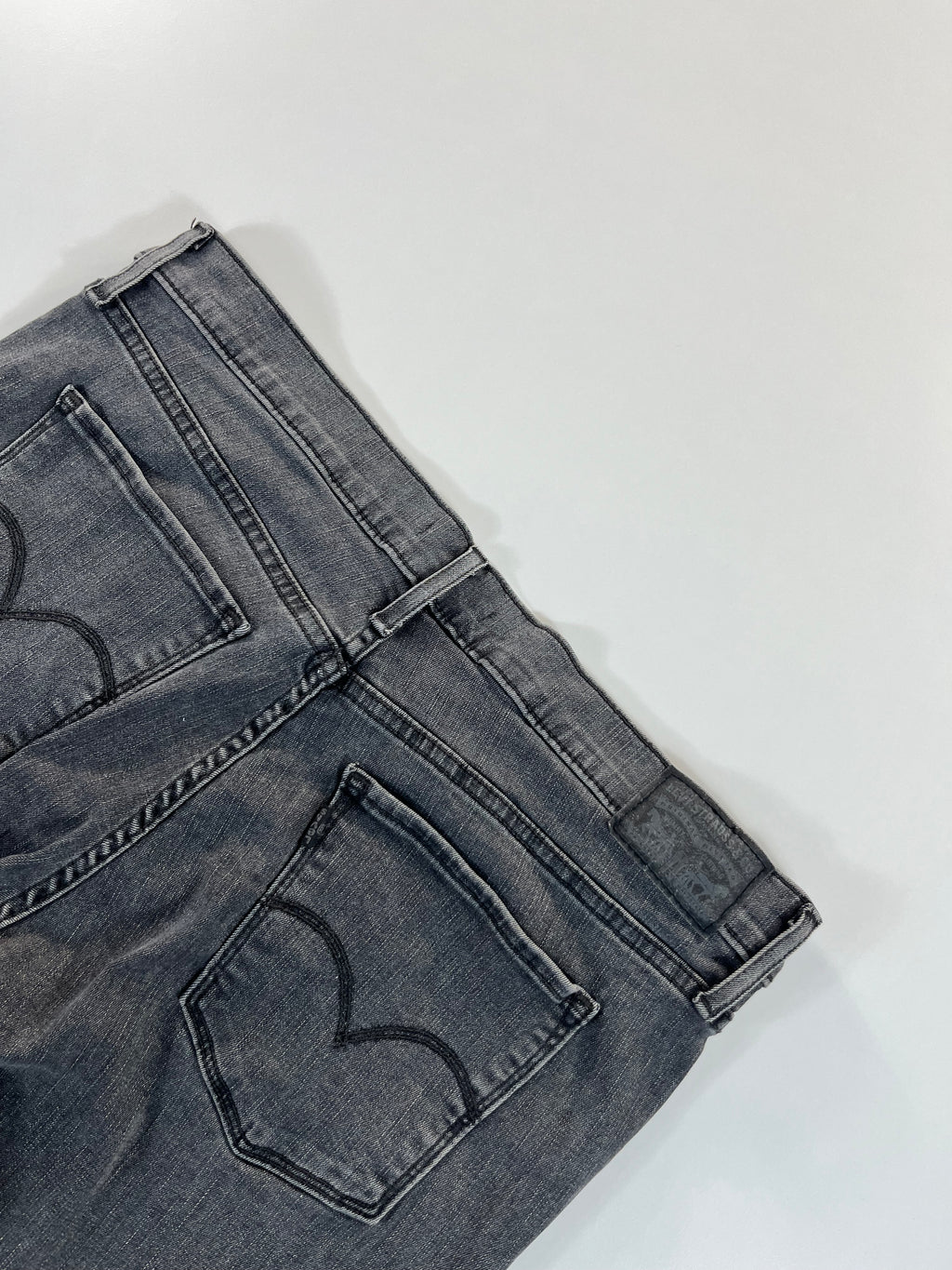 Levi's 310 Shaping Super Skinny 32 farmernadrág