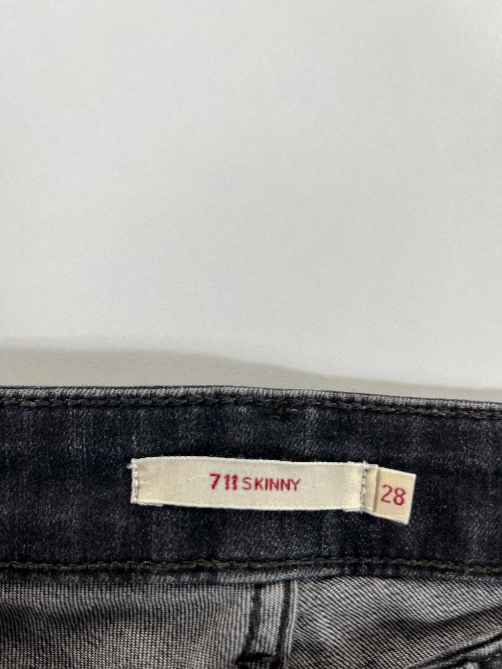 Levi's Lot 711 Skinny 28 farmernadrág