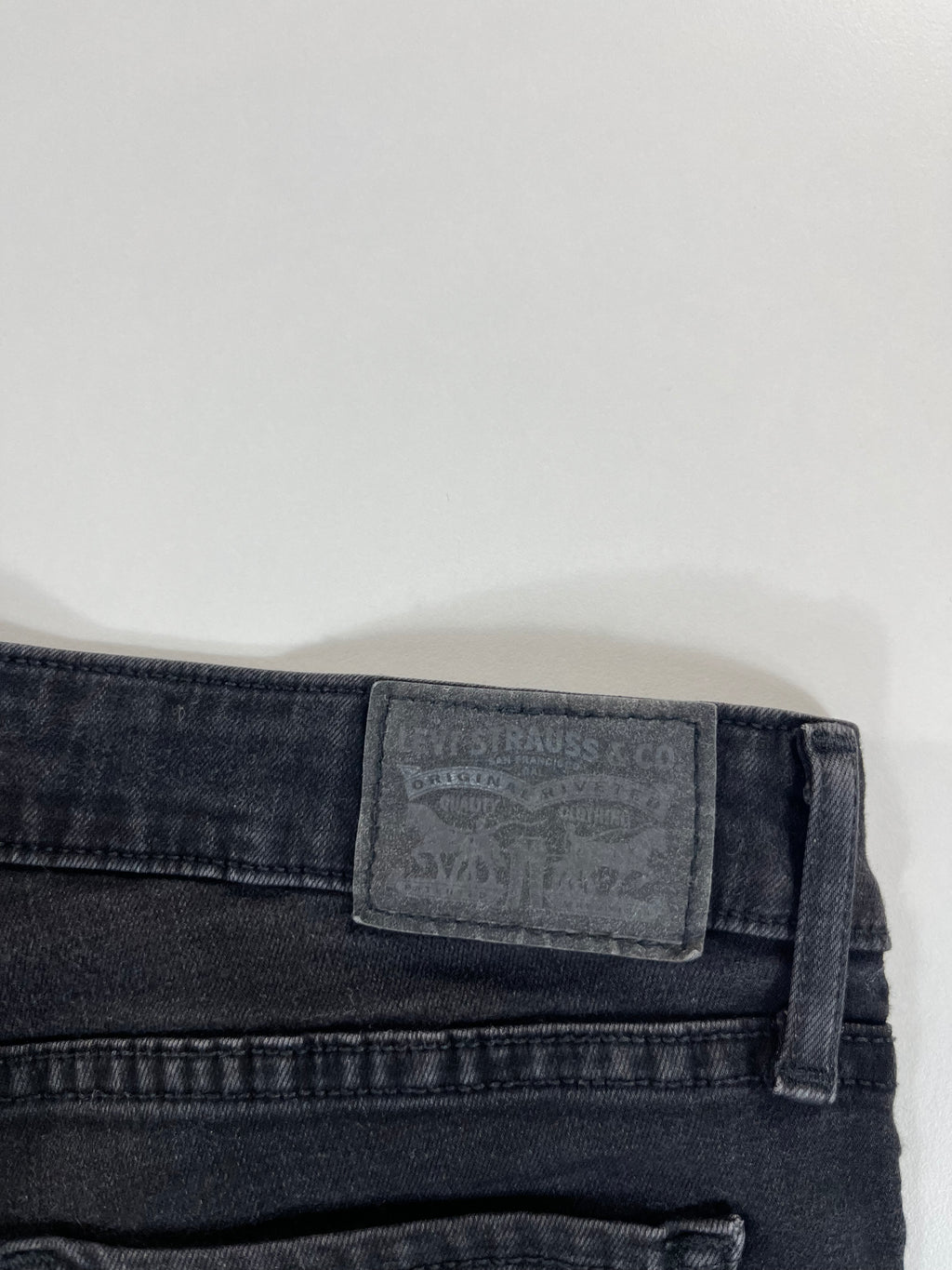 Levi's 711 Skinny 28 farmernadrág