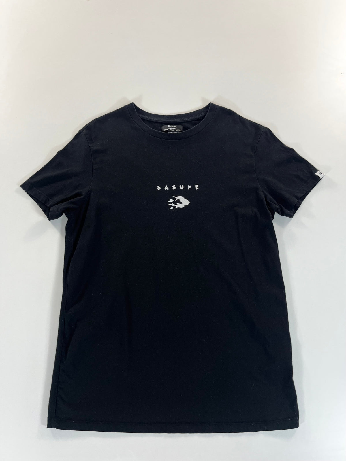 Bershka Naruto Uciha Sasuke póló