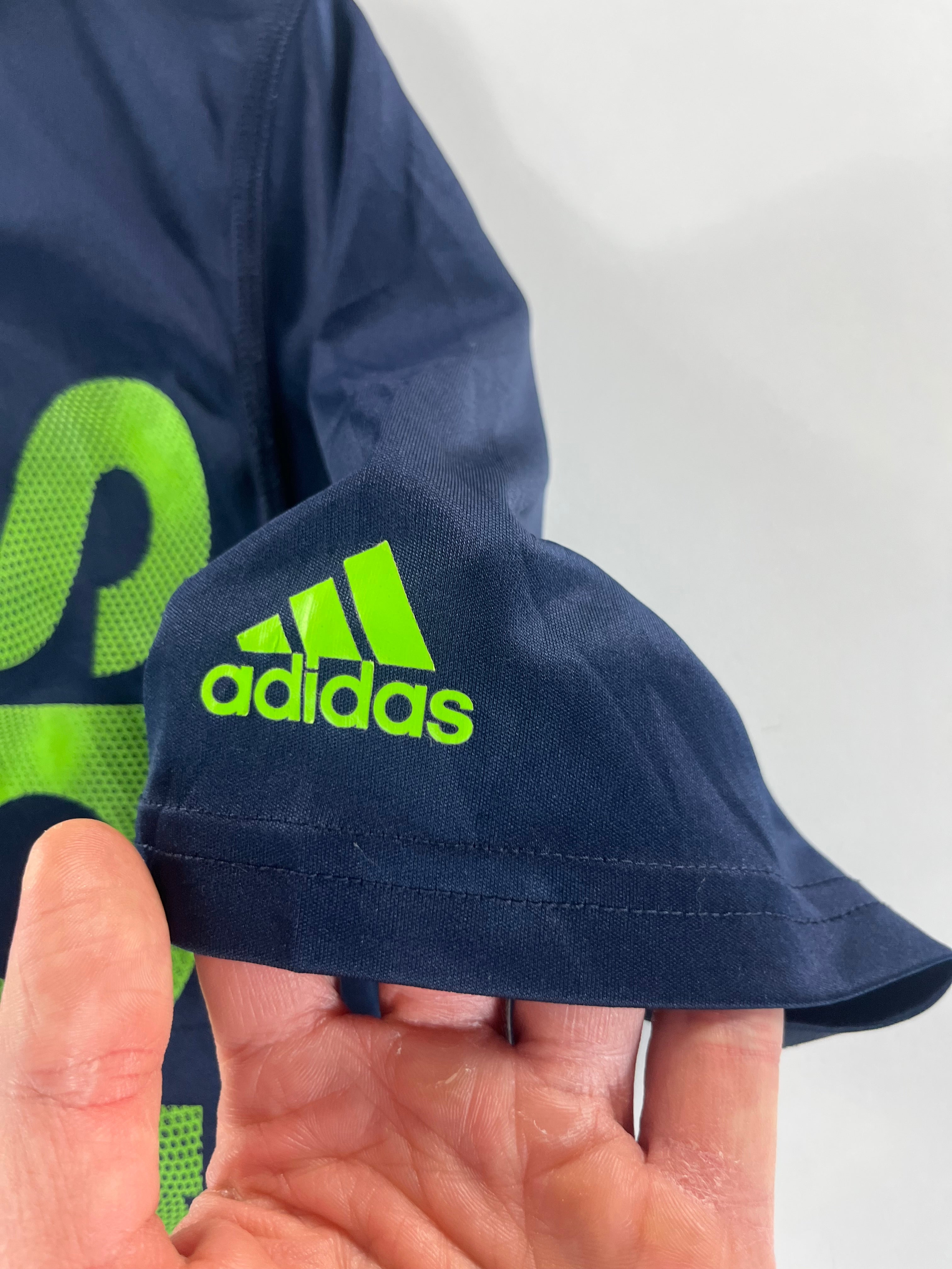 Adidas Essentials Logo training póló