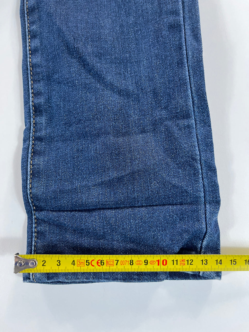 Levi's 712 Slim 24 farmernadrág