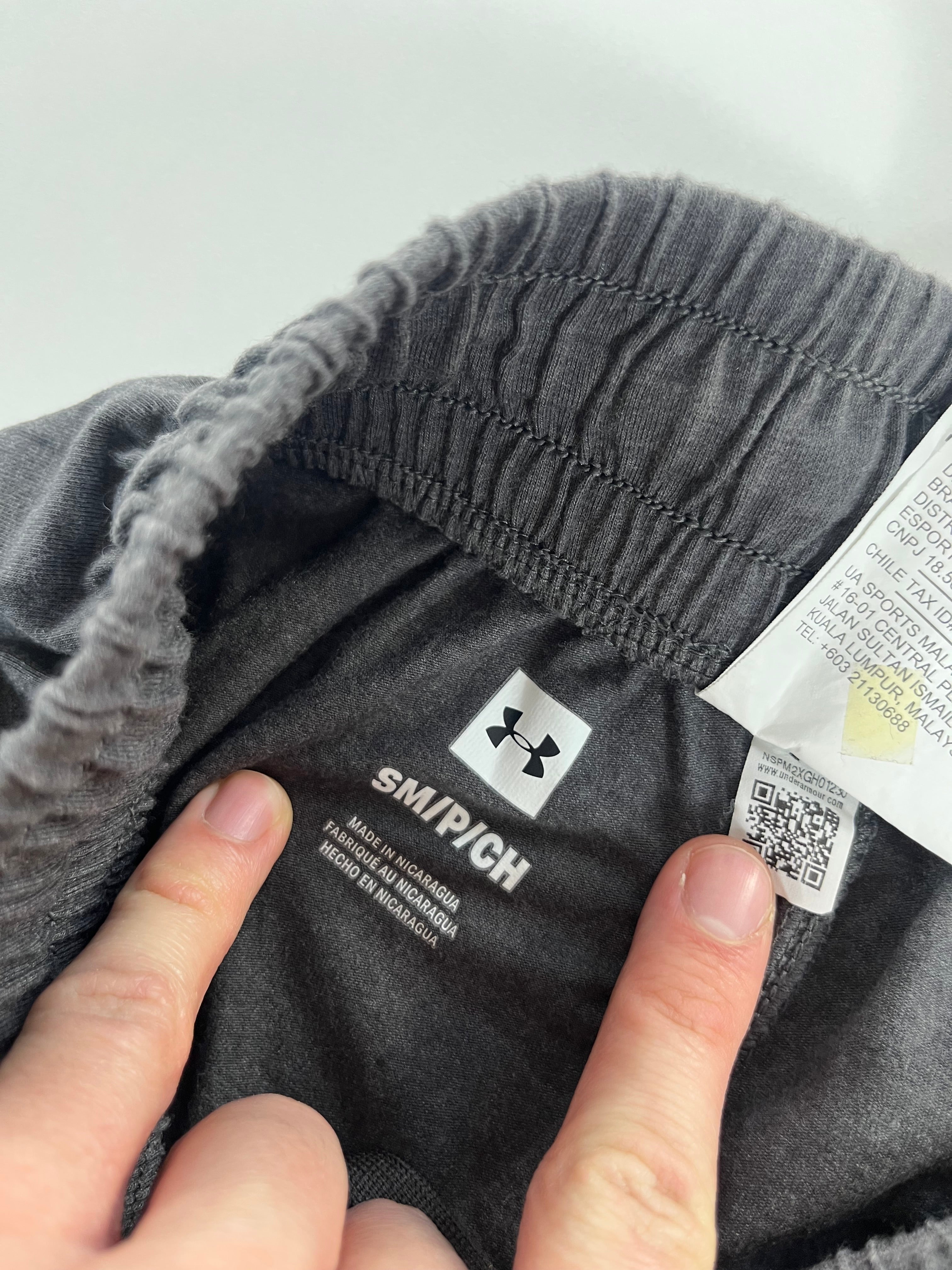 Under Armour short