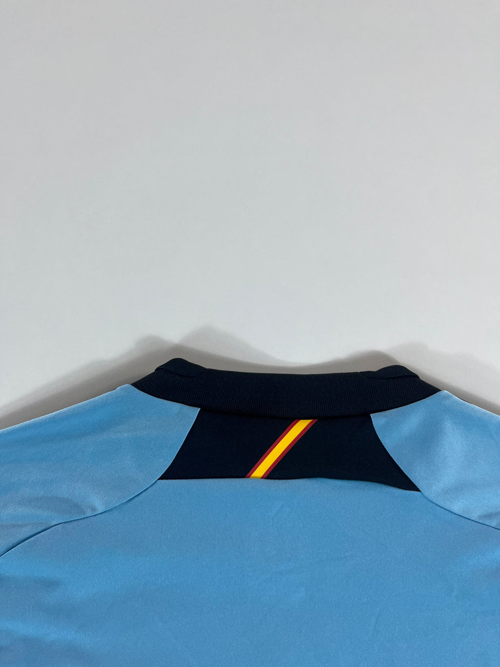 Adidas Spanyol válogatott 2012-2013 idegenbeli mez