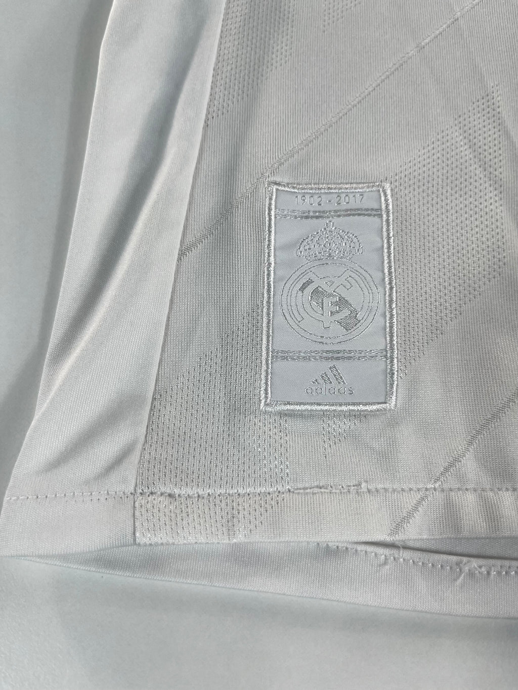 Adidas Real Madrid 2017-2018 hazai mez