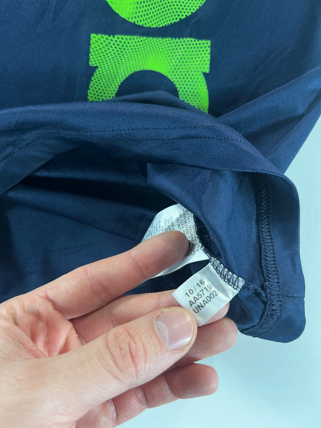 Adidas Essentials Logo training póló