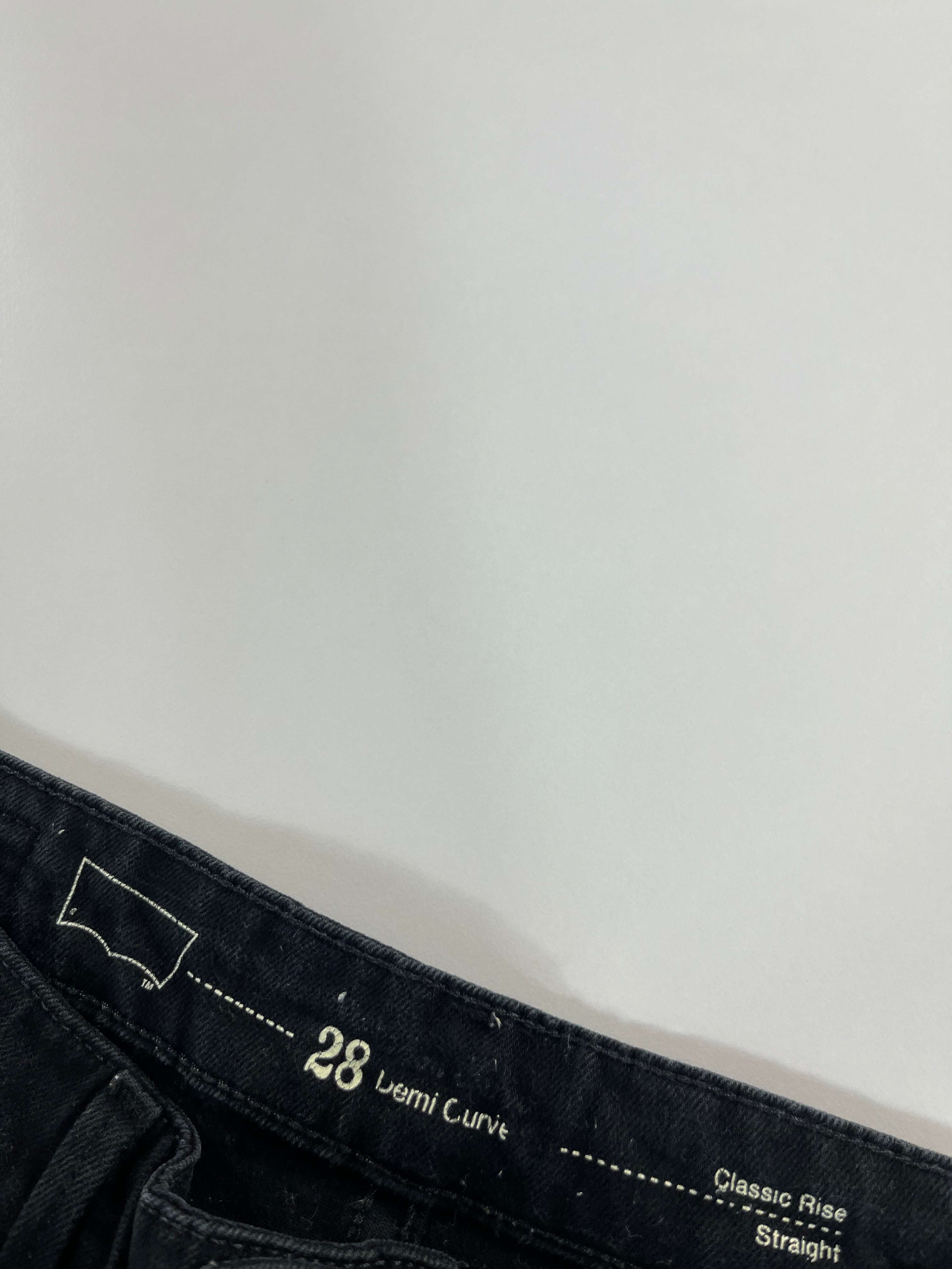 Levi's Demi Curve Classic Rise Straight 28 farmernadrág