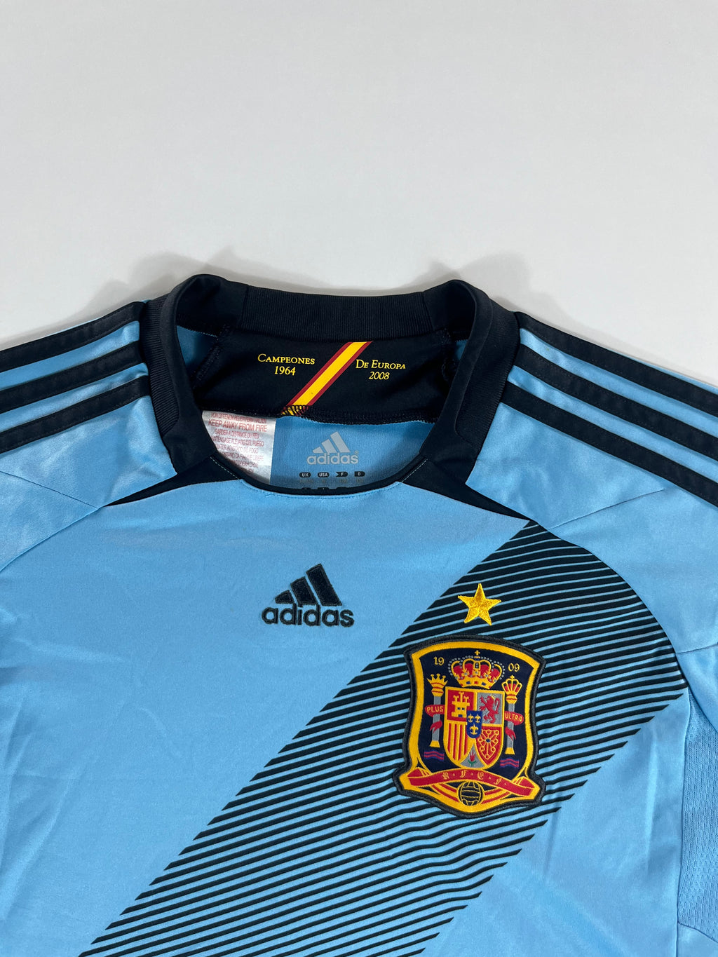 Adidas Spanyol válogatott 2012-2013 idegenbeli mez