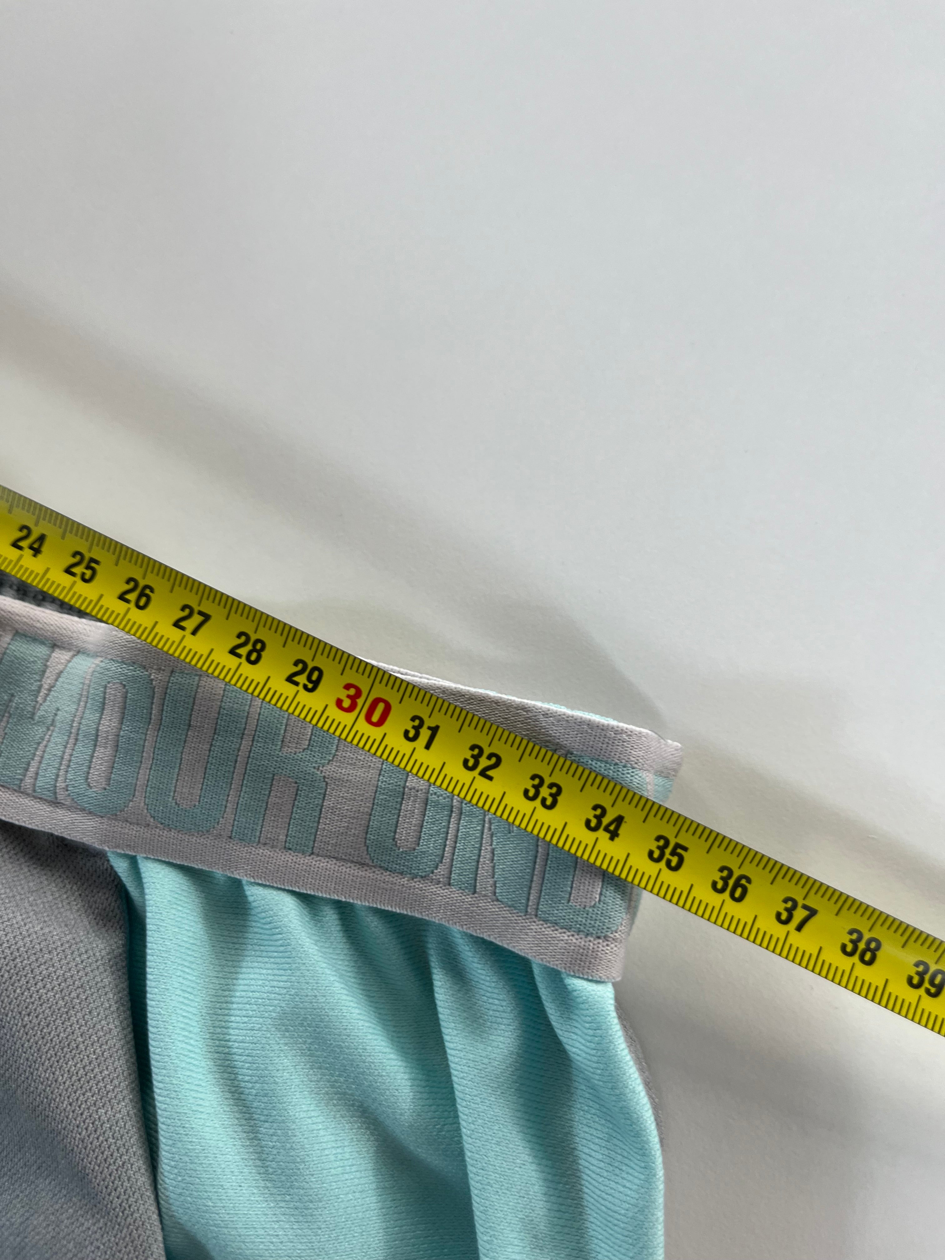 Under Armour short