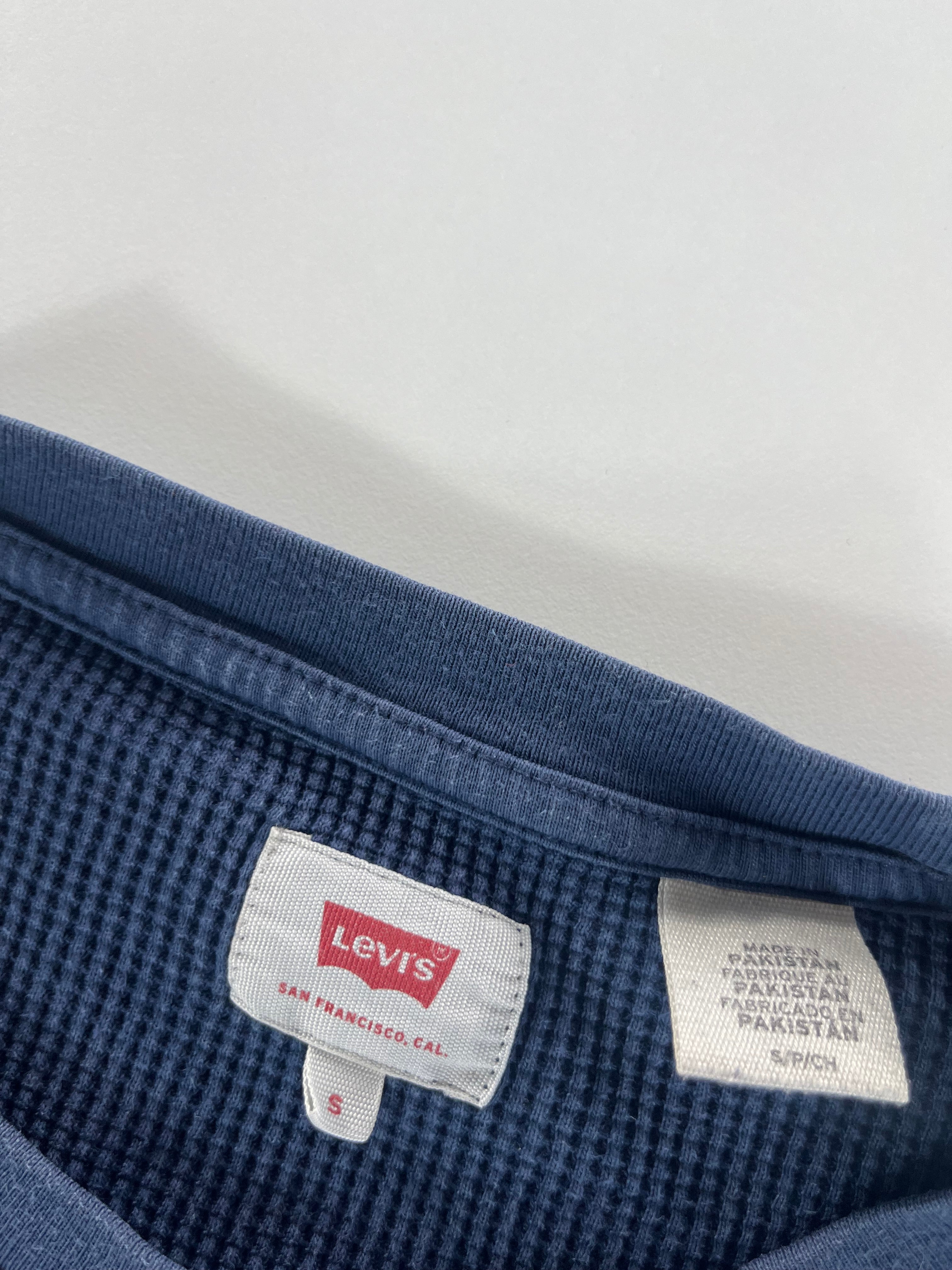 Levi's longsleeve