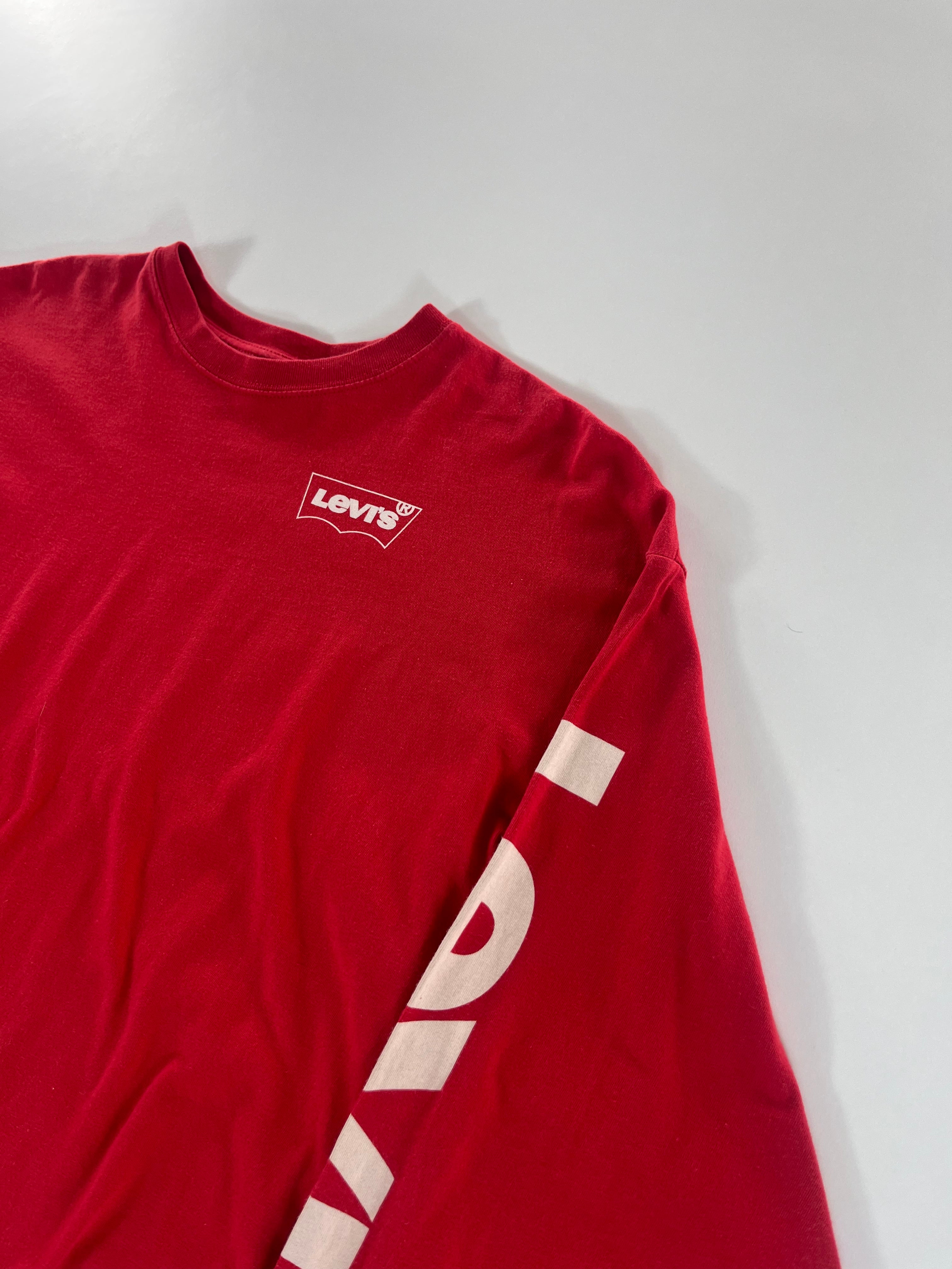 Levi's crop-top