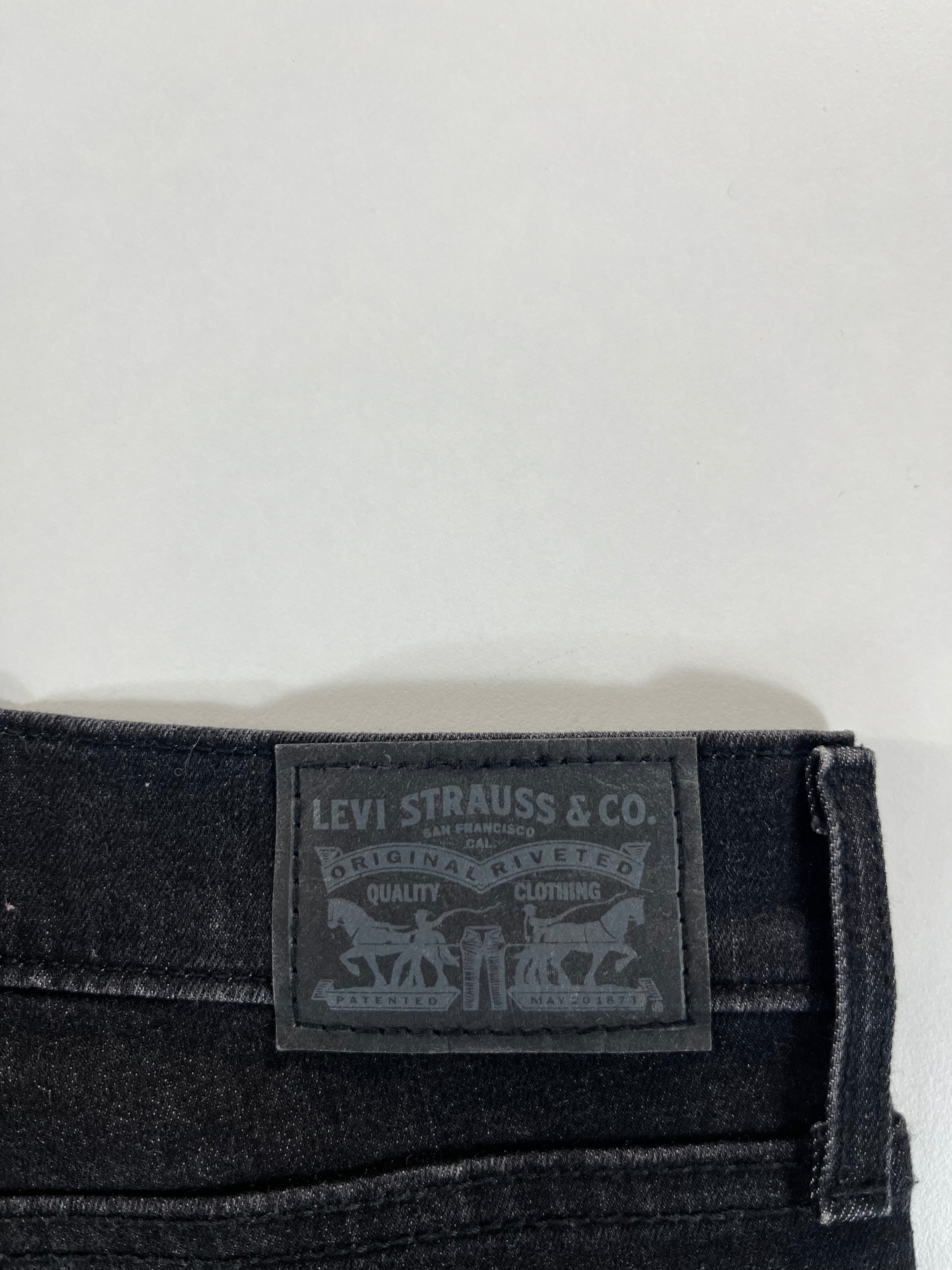 Levi's 312 Shaping Slim 30 farmernadrág
