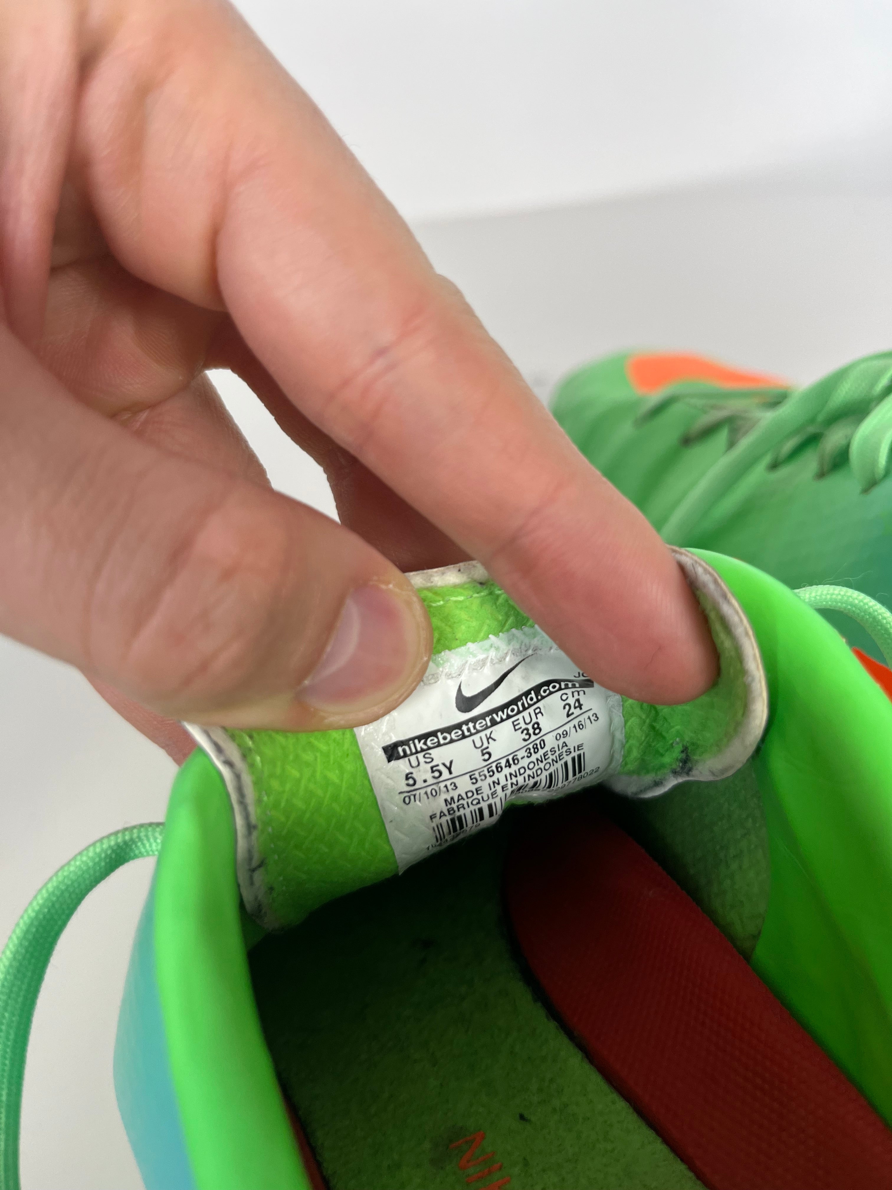 Nike Mercurial Victory IV cipő