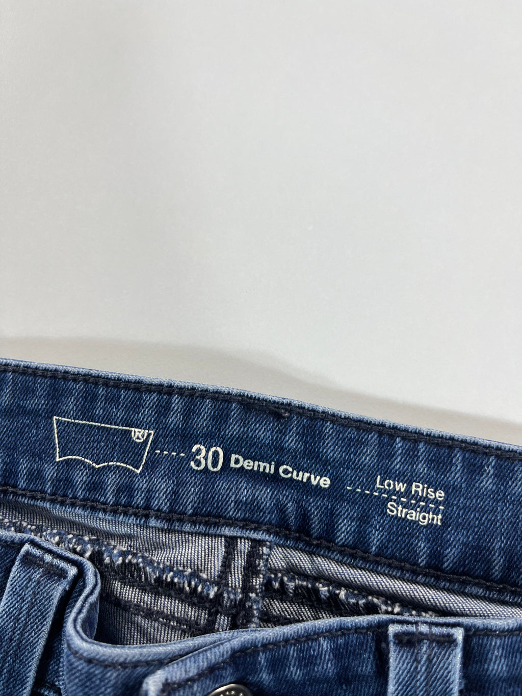 Levi's Demi Curve Low Rise Straight 30 farmernadrág