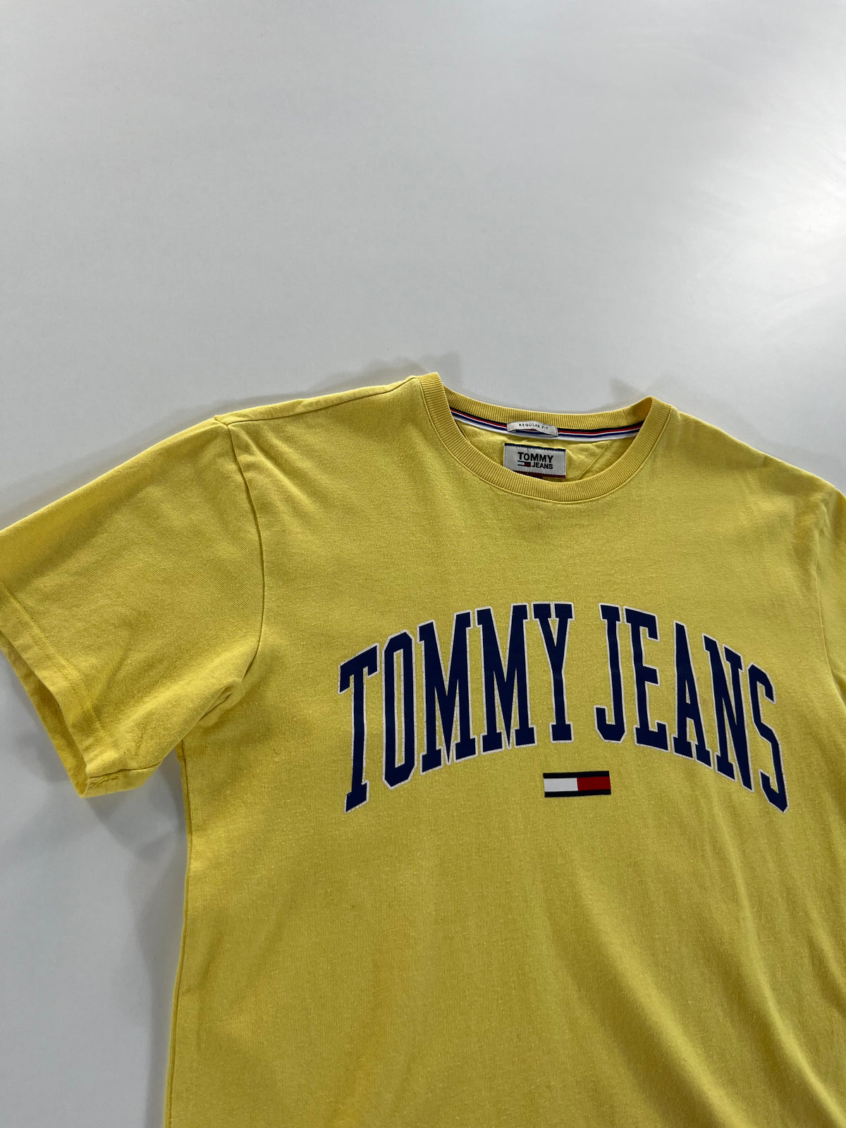 Tommy Jeans Regular Fit póló