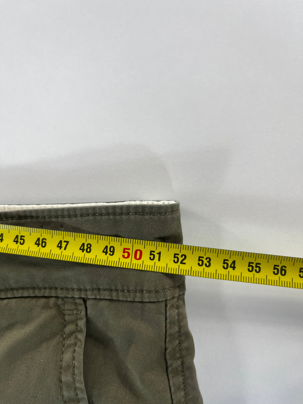 Levi's Standard Fit W36 chino short