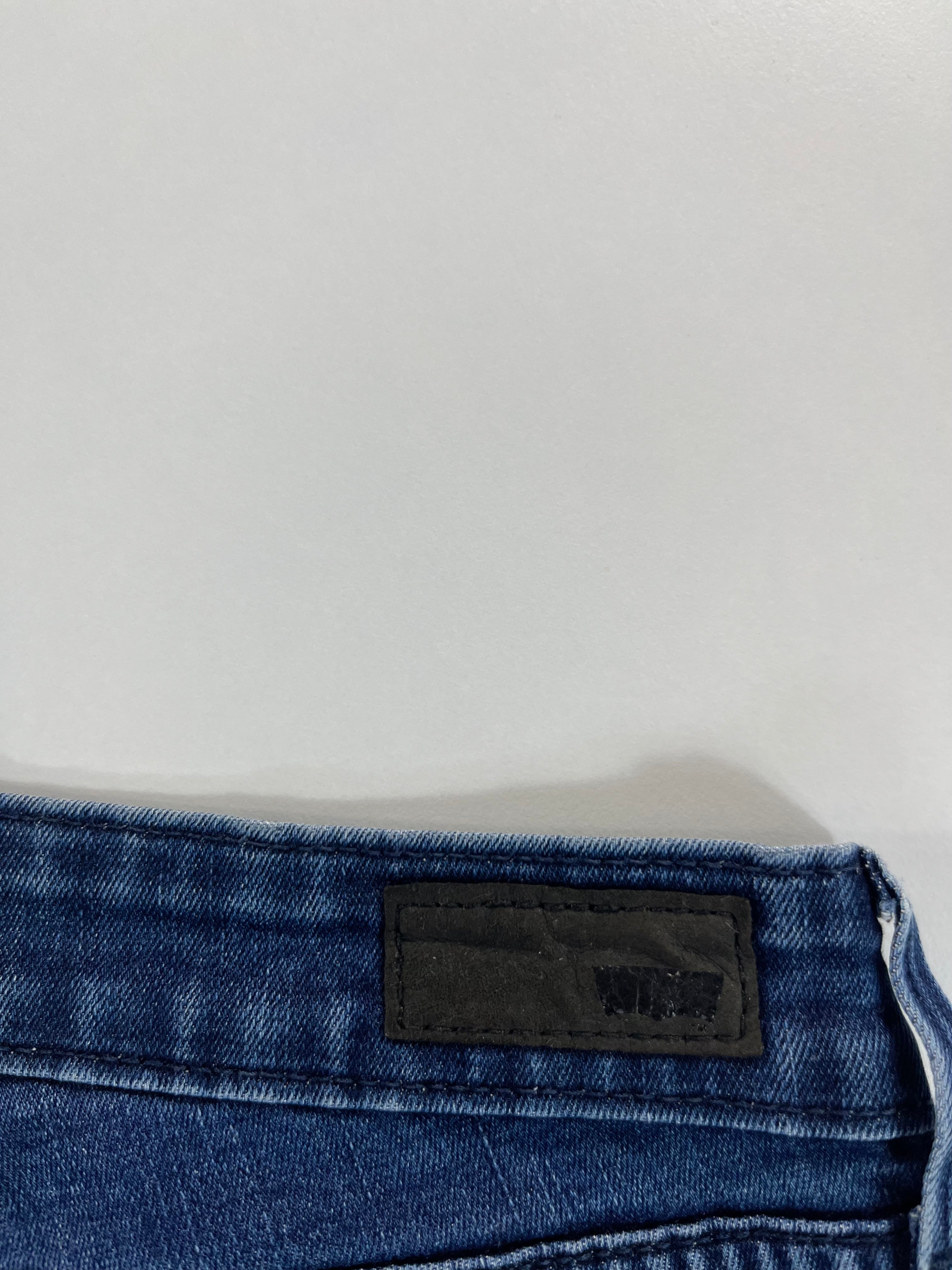 Levi's Demi Curve Modern Rise Straight 28 farmernadrág