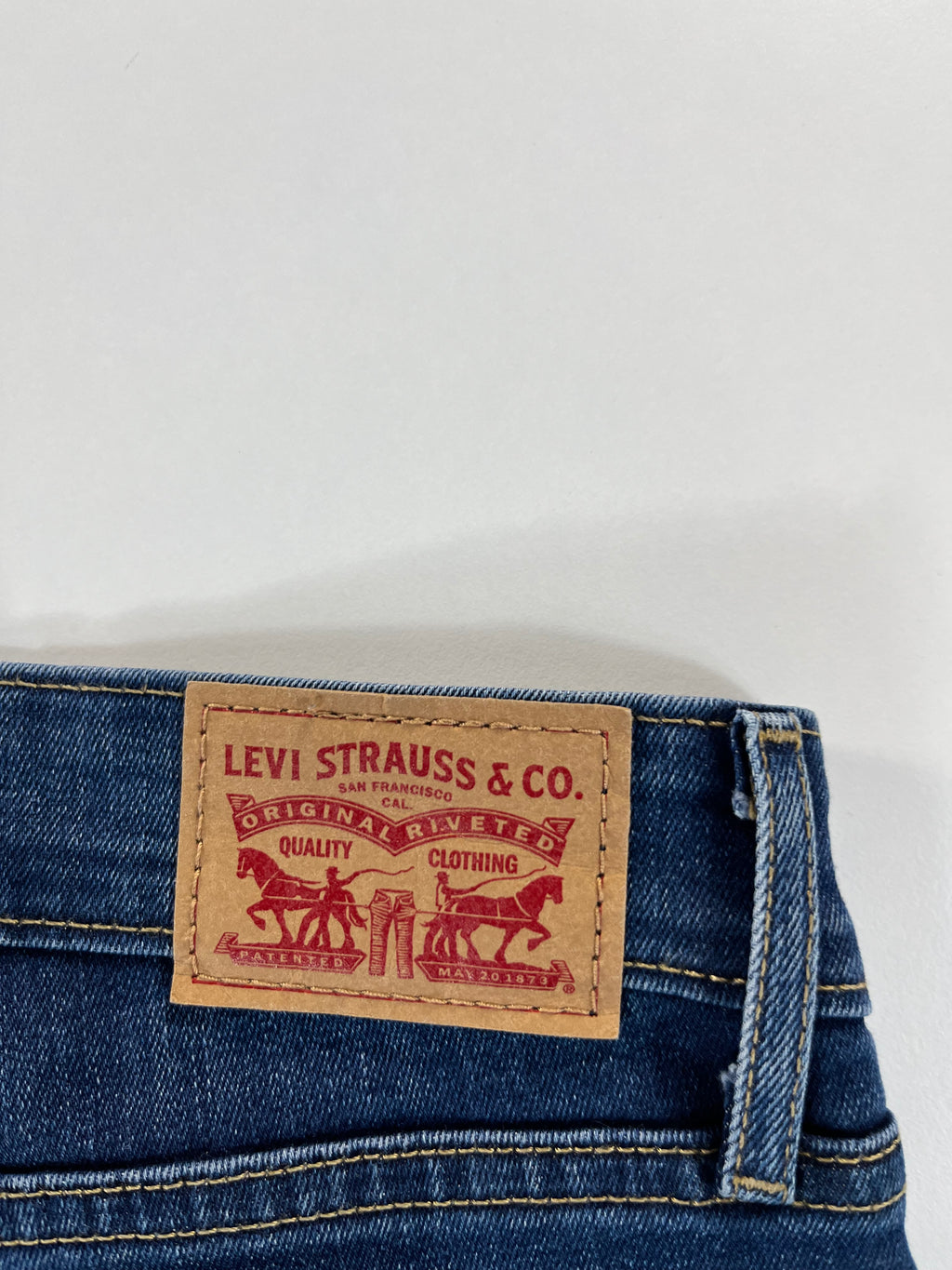 Levi's 712 Slim 24 farmernadrág