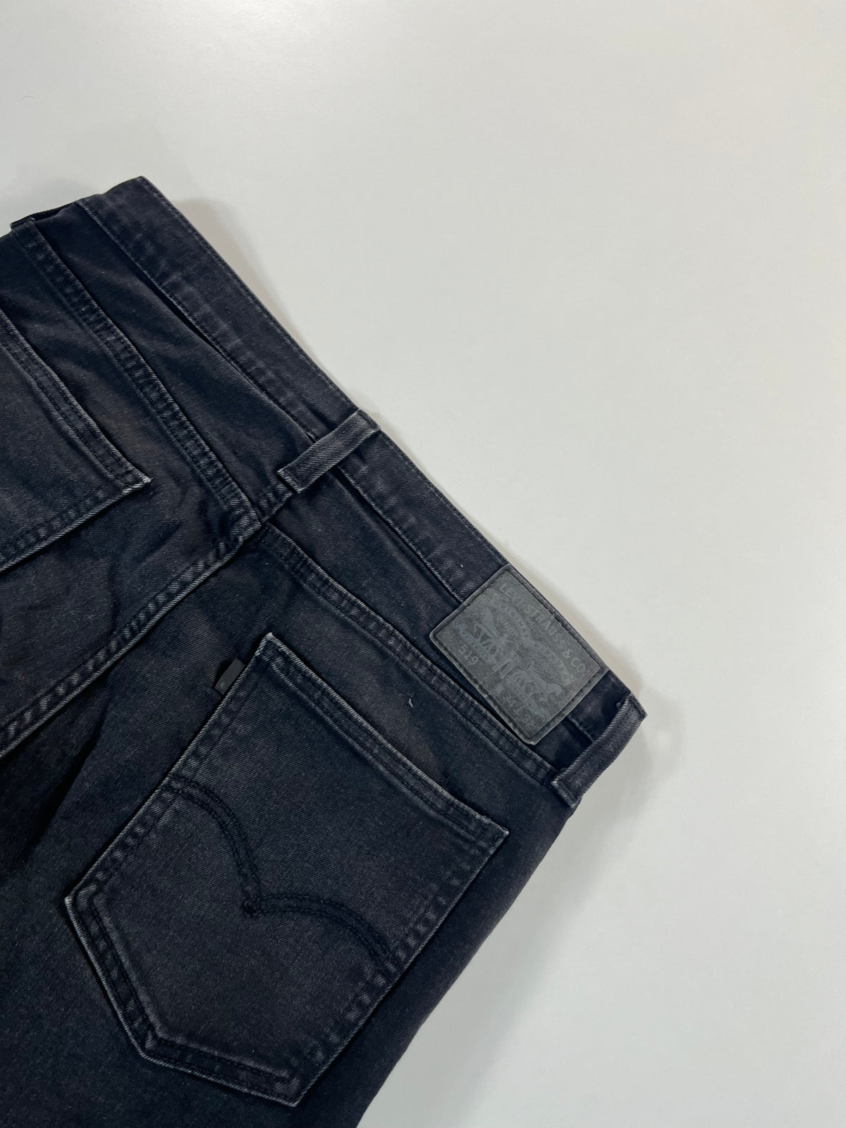 Levi's 519 W34 L32 farmernadrág