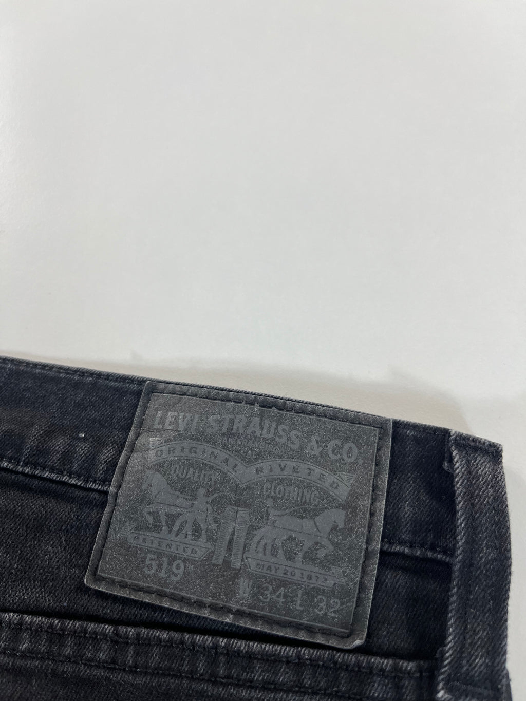 Levi's 519 W34 L32 farmernadrág