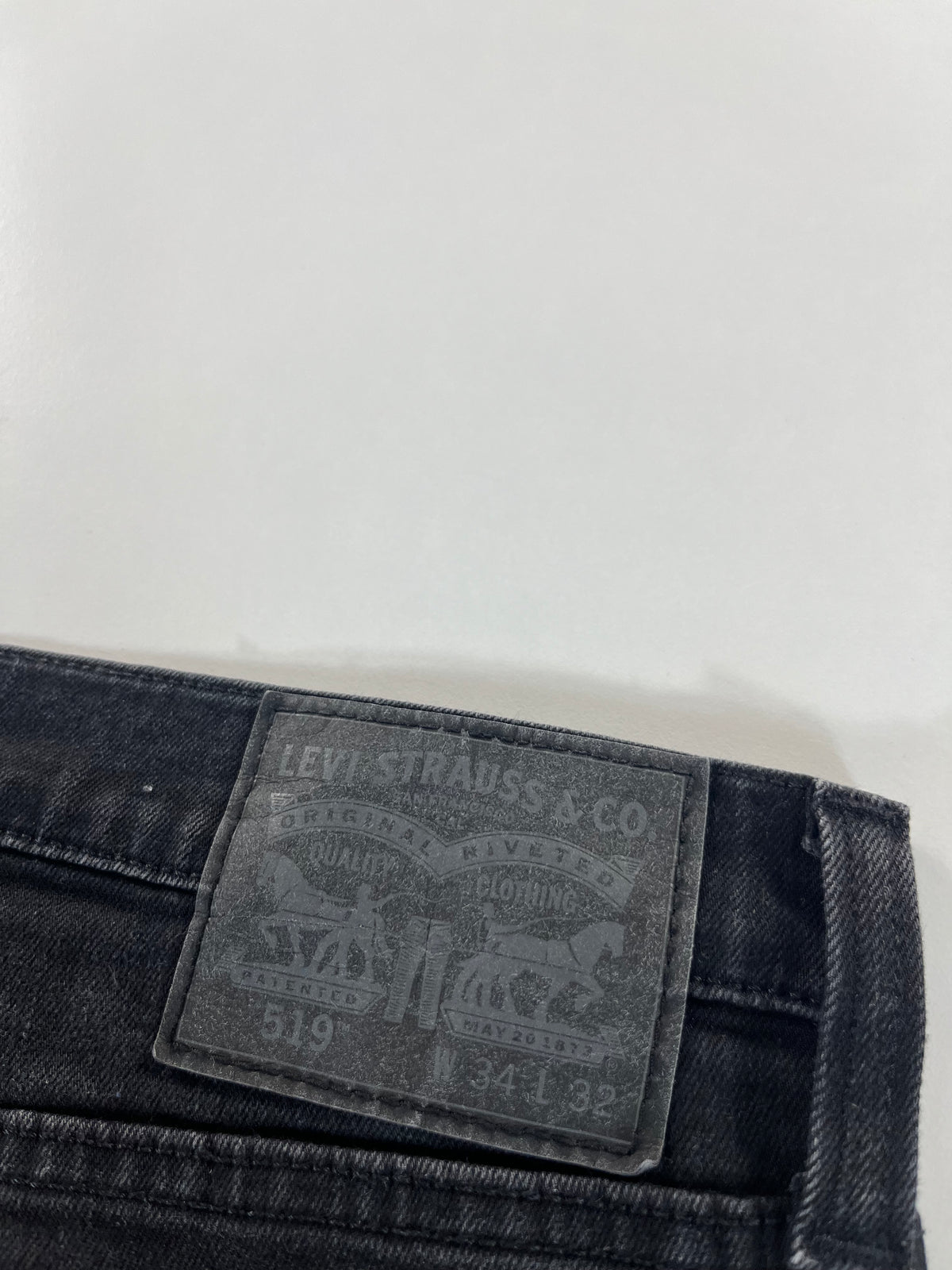 Levi's 519 W34 L32 farmernadrág