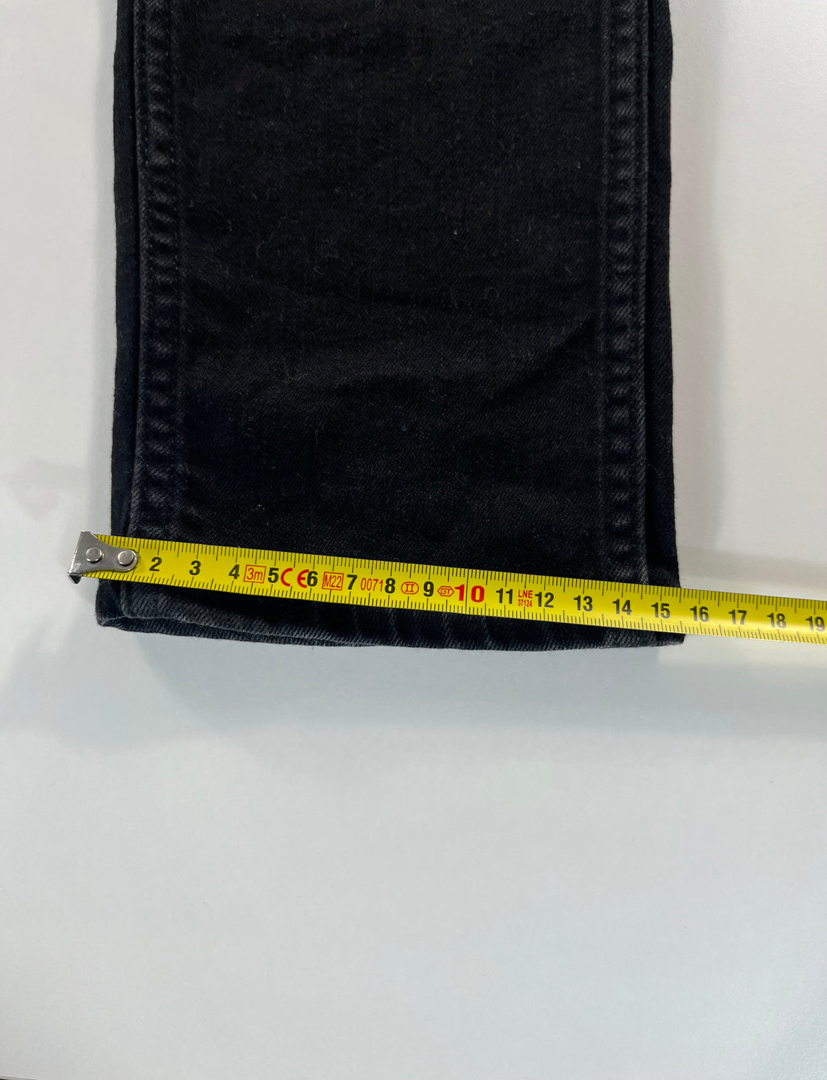 Levi's 519 W34 L32 farmernadrág