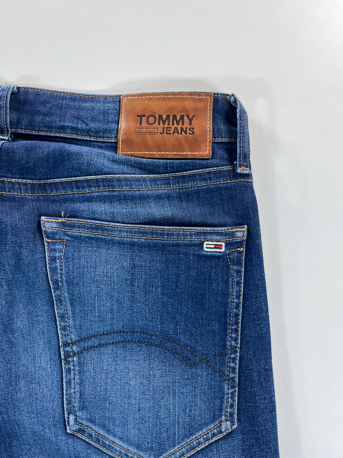 Tommy Jeans Slim Fit farmernadrág