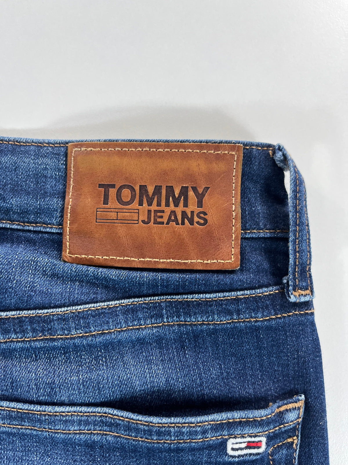 Tommy Jeans Slim Fit farmernadrág